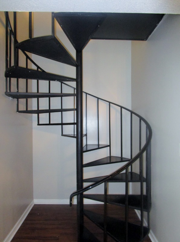 Escalera de caracol - Charleston Square Townhomes