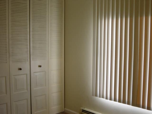 bedroom - 1518 E Longview Dr