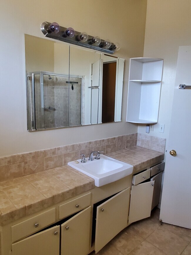 Upstairs bathroom Upstairs bathroom - 7000 S La Cienega Blvd