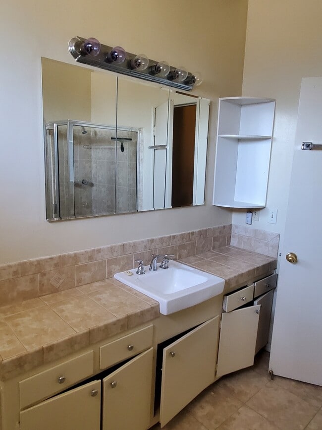 Upstairs bathroom Upstairs bathroom - 7000 S La Cienega Blvd
