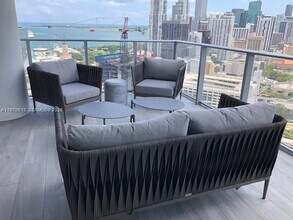 Building Photo - 851 NE 1st Ave