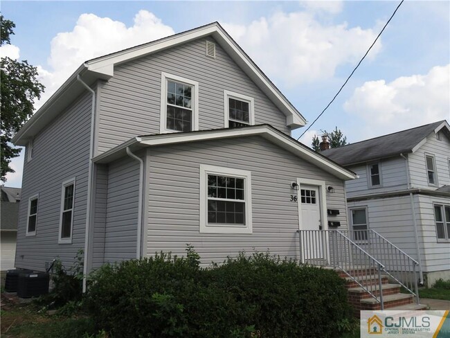 Building Photo - 36 Maple Ave