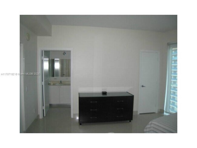 Foto del edificio - 60 SW 13th St