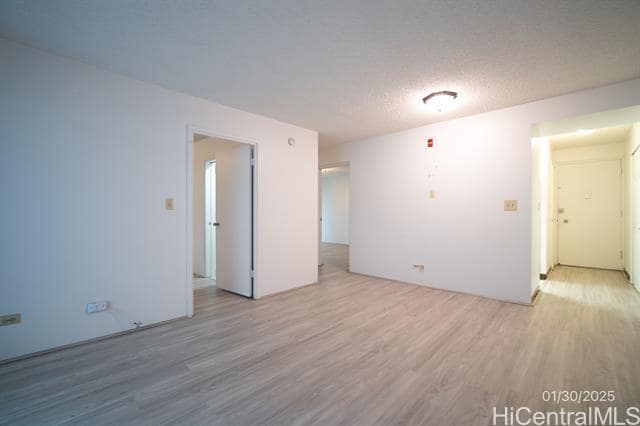 Building Photo - 2222 Aloha Dr