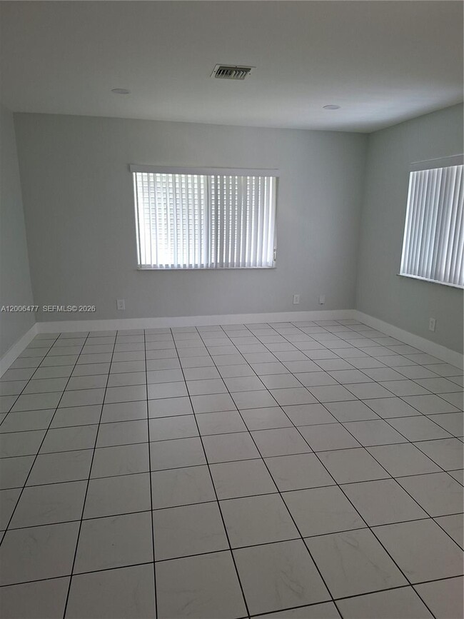 Building Photo - 1814 SW 97th Terrace