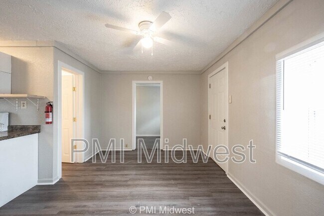 Foto del edificio - 2142 W US Hwy 40
