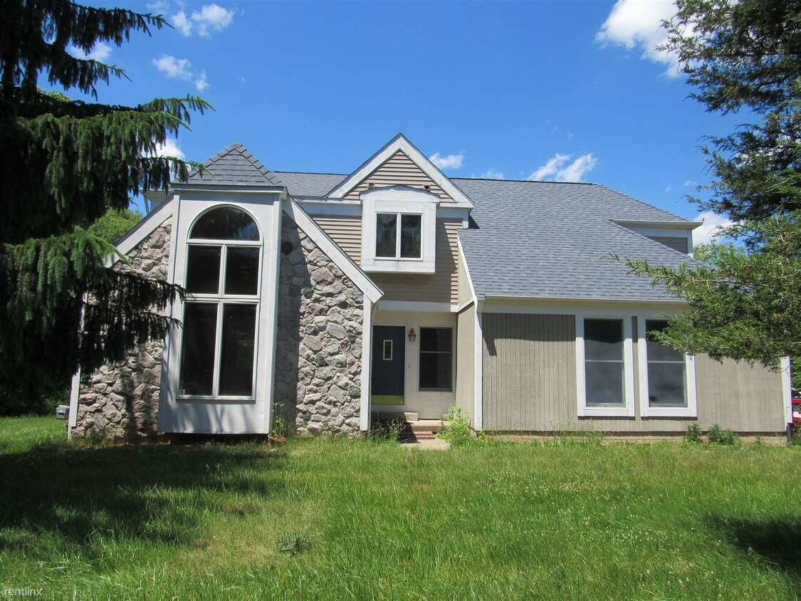 Primary Photo - 4 br, 2.5 bath House - 9450 Consumers Dr