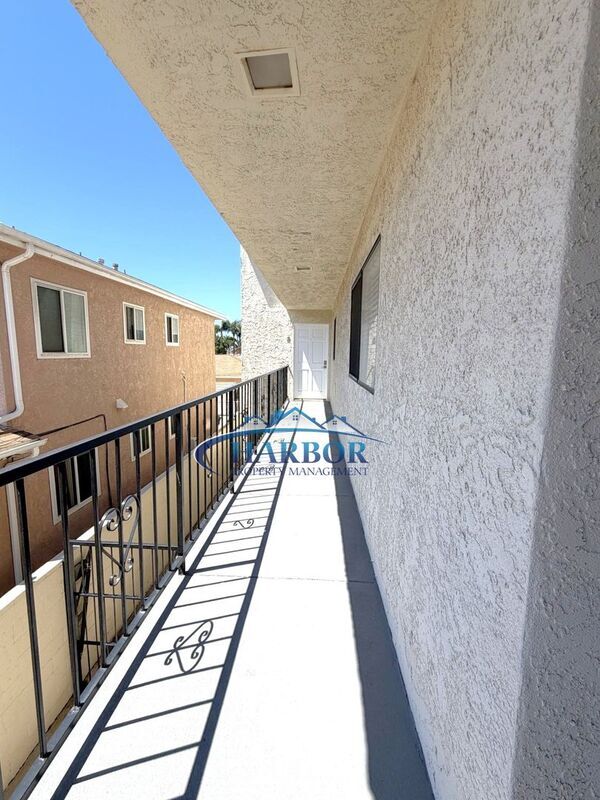 Foto del edificio - 1166 W 22nd St