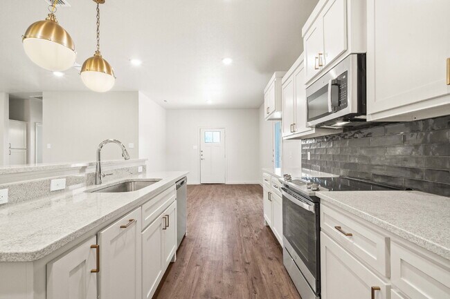 Foto del edificio - New Luxurious Townhome Located In Abbey Glen - Cooper ISD