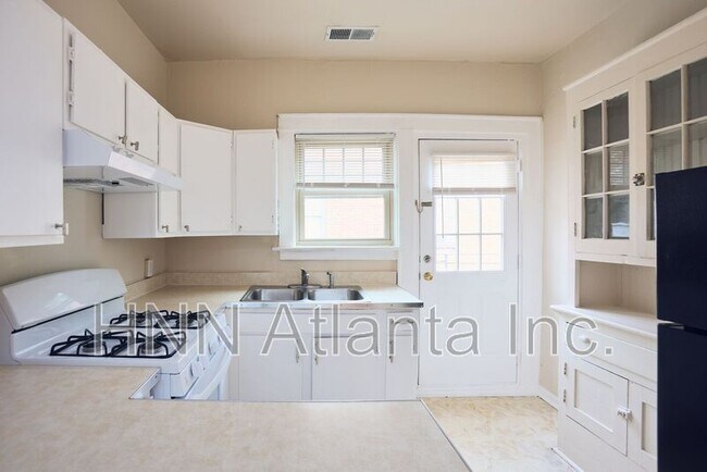 Foto del edificio - 437 N Highland Ave NE