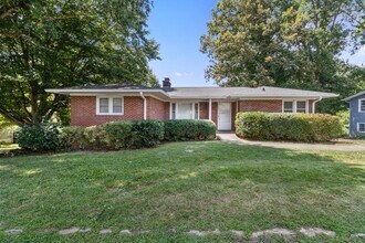 Building Photo - 559 Bailey St