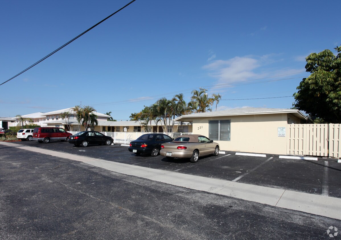 Primary Photo - 231 SW 15th St