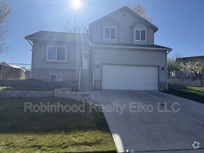 Building Photo - 2331 Virginia Way