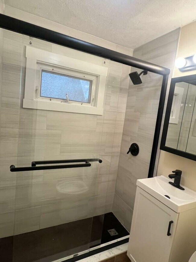 Building Photo - 29 Morris St