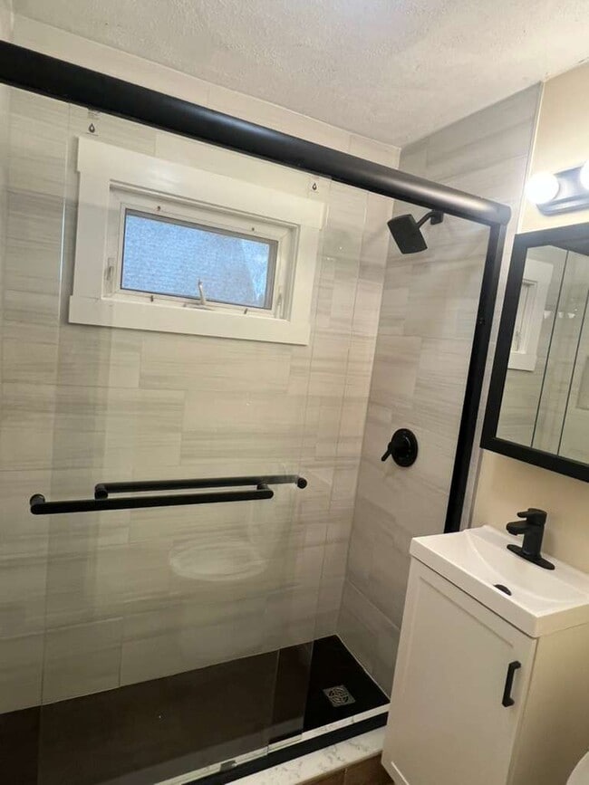 Building Photo - 29 Morris St