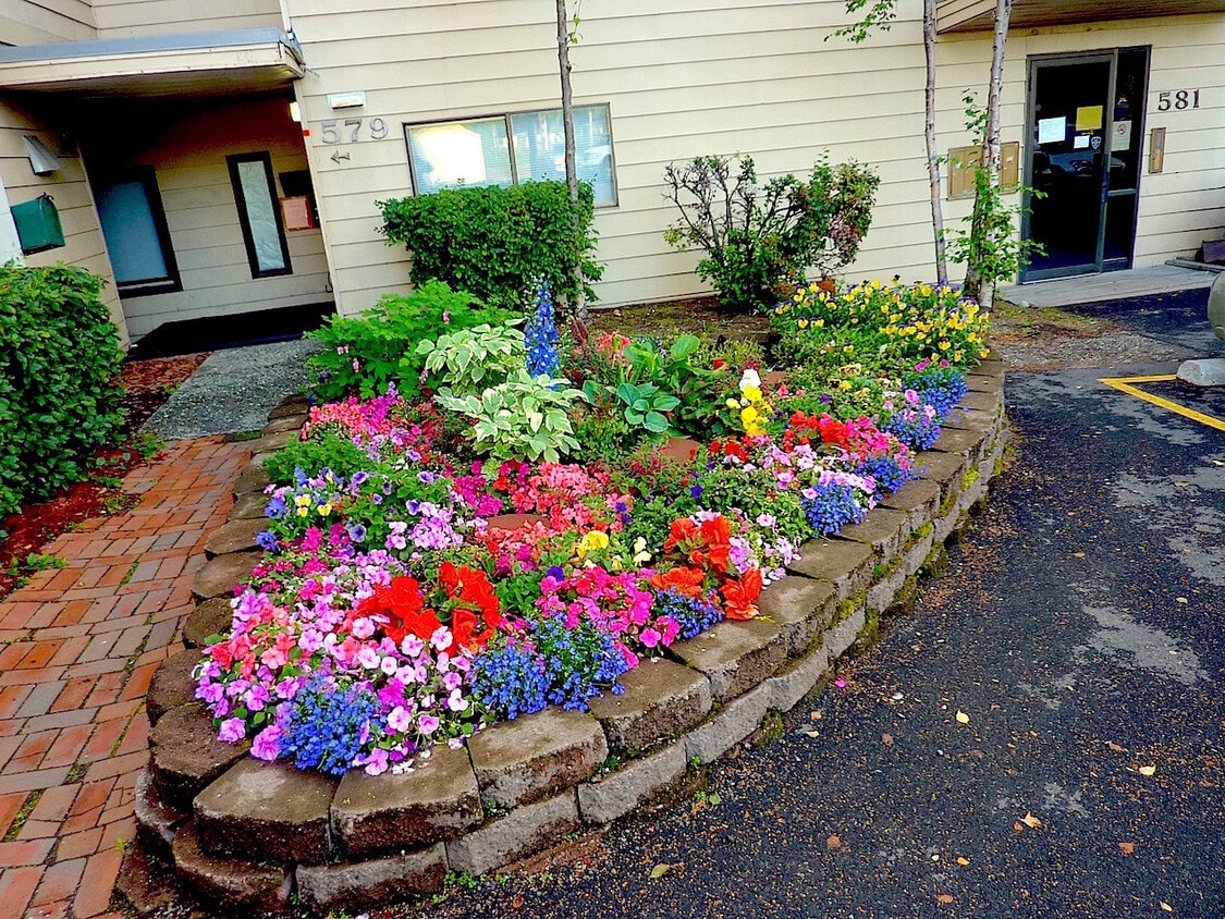 Foto principal - One Bedroom in South Anchorage by Campbell...