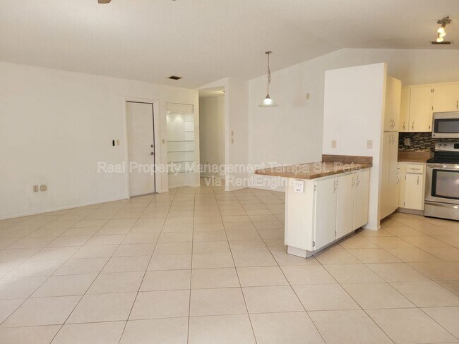 Foto del edificio - 11609 Shady Tree Pl