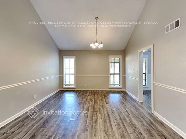 Foto del edificio - 2512 Freedom Ln