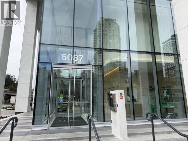 Photo du bâtiment - 6087 Wilson Ave