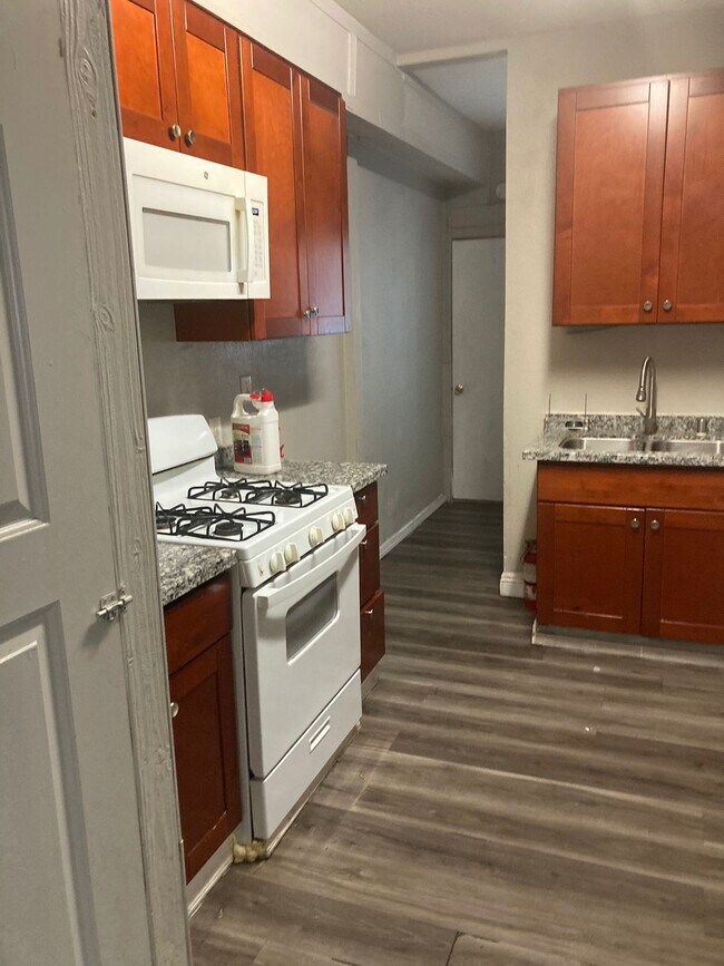 Foto del edificio - 610 E Oak St
