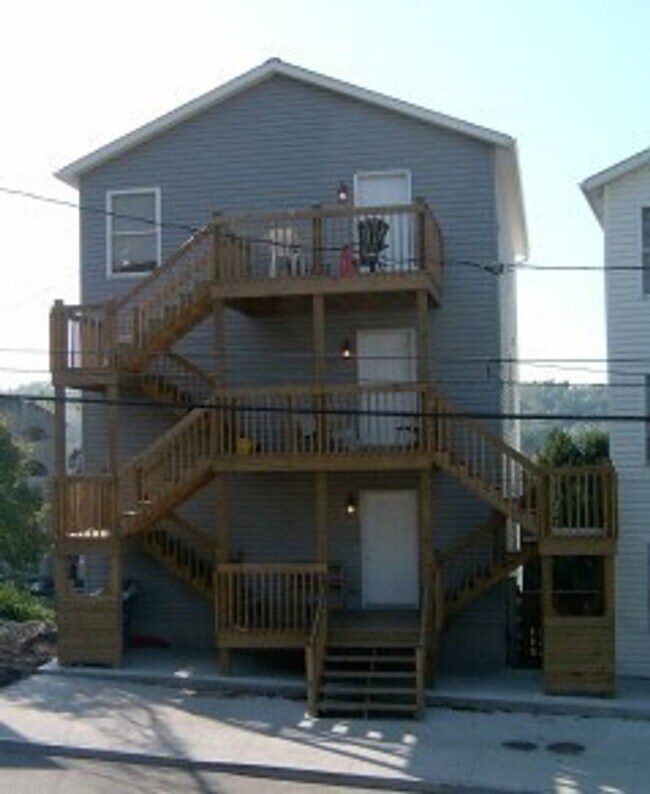 Building Photo - 336 Willey St Building Photo - 336 Willey St