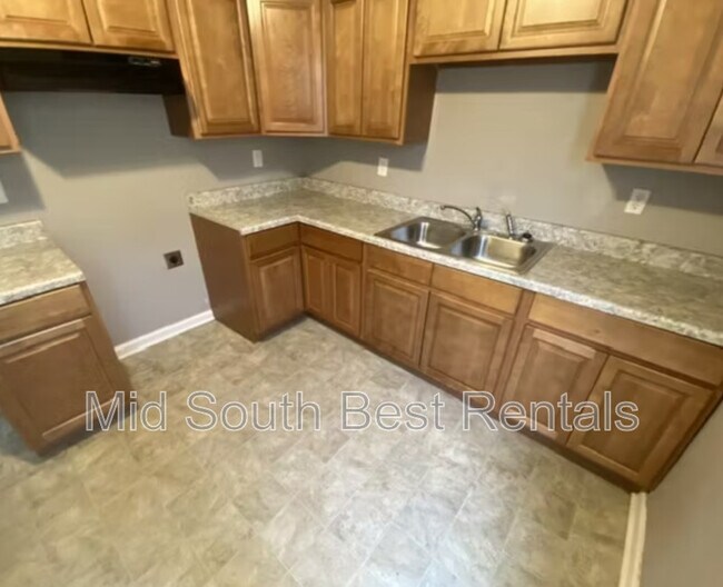 Building Photo - 4695 11th Rd