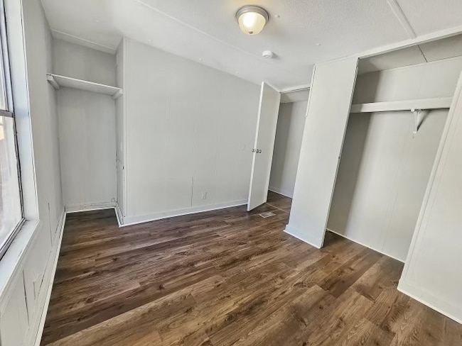 Foto del edificio - 412 McElhaney Rd