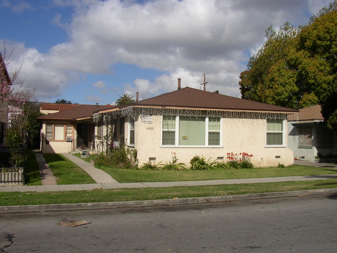 Foto principal - 2025 Locust Ave