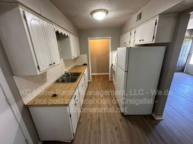 Foto del edificio - 6337 N Wyandotte St