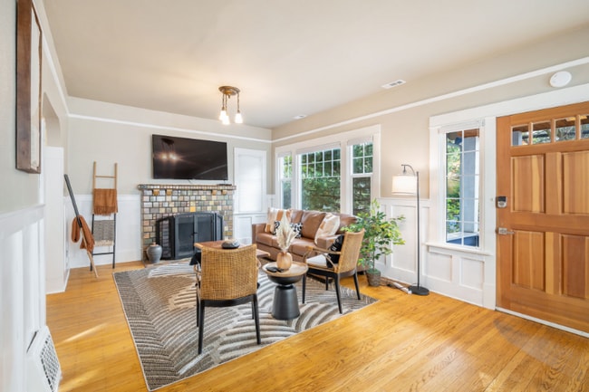 Foto del edificio - 720 NE 47th St