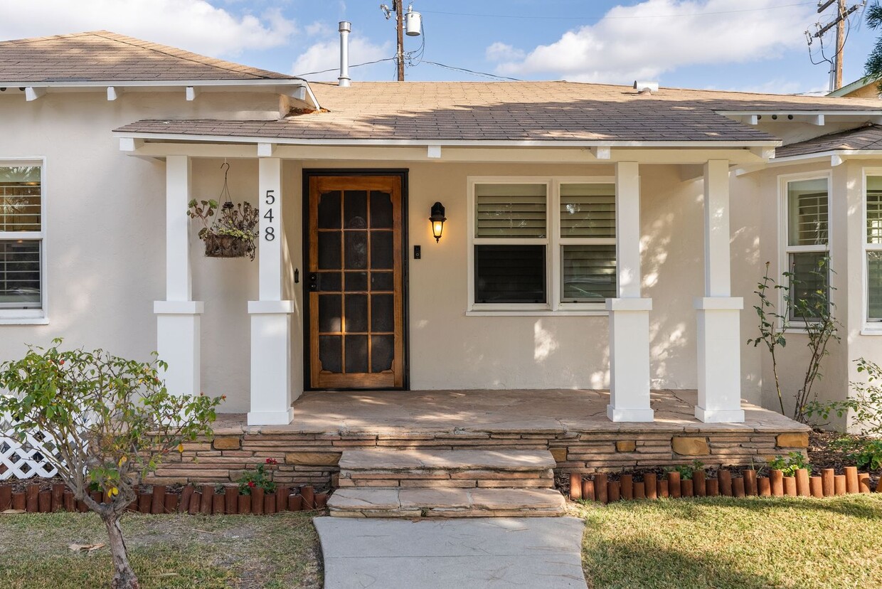 Foto principal - Enchanting REMODELED Craftsman SFR in the ...