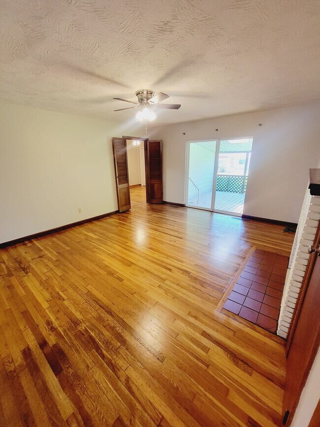 Foto del edificio - Mercy Hospital Area - 4 Bedrooms w/ Lots o...