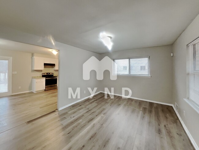 Building Photo - 5465 Deerfield Trail