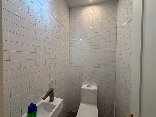 Foto del edificio - 50 Grace St