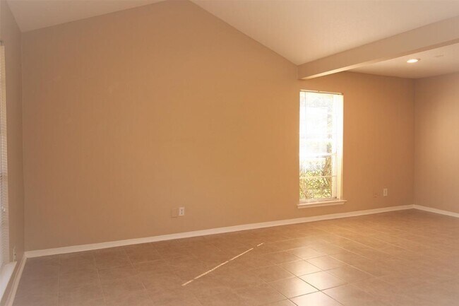 Building Photo - 901 Gardenwalk Dr