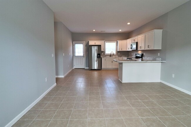 Building Photo - 130 Summerlin Ln