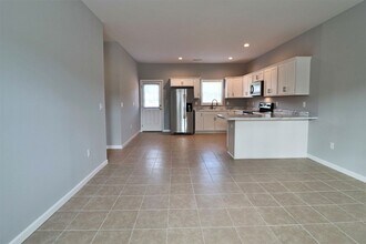 Building Photo - 130 Summerlin Ln