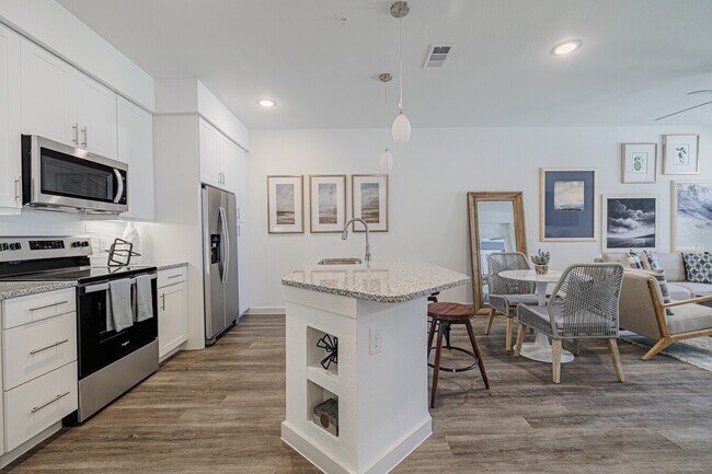 Photo - Receive 8 Weeks Free + $500 GC! Apartment