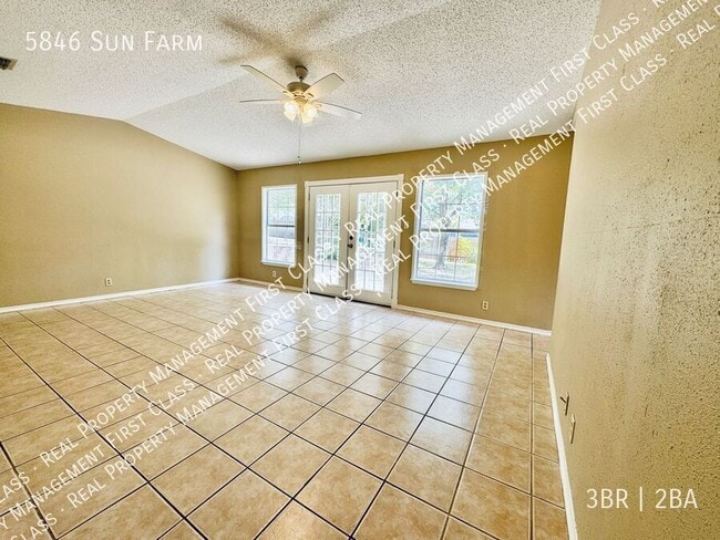Foto del edificio - 5846 Sun Farm