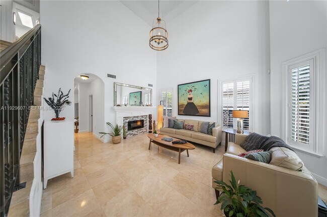 Building Photo - 3922 SW 60th Ave