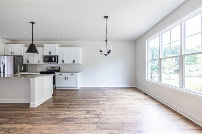 Building Photo - 1296 Ainsworth Alley