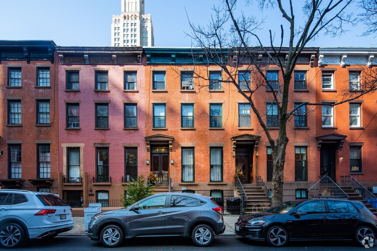Primary Photo - 122 Fort Greene Pl