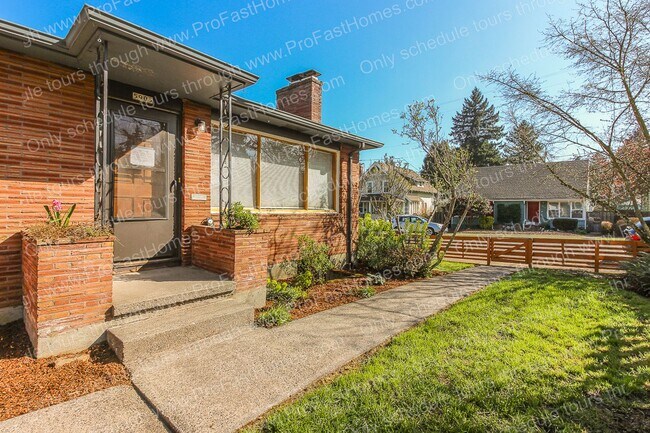 Building Photo - 5905 NE 30th Ave
