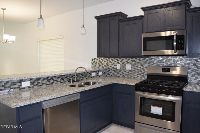 Foto del edificio - 1103 Nickel Hl Ave