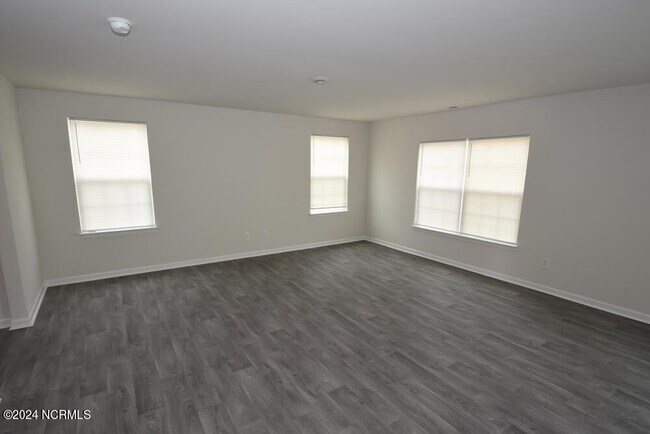 Foto del edificio - 1196 Fowler Dr