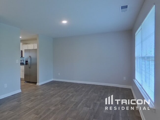 Foto del edificio - 533 Elmwood Pond Ct