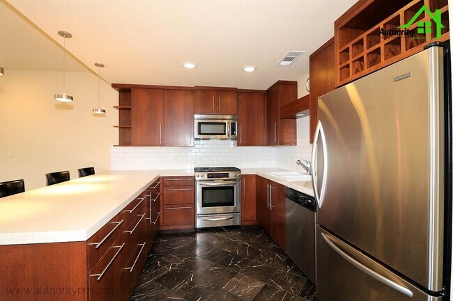 Foto del edificio - 1005 Pine St