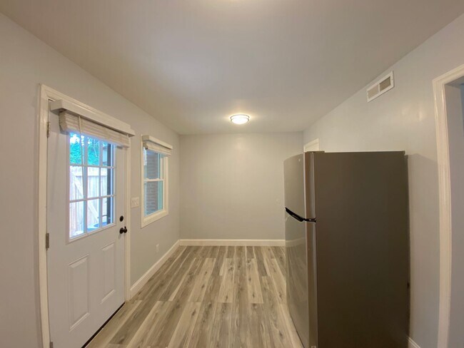 Foto del edificio - 331 Vineyard Park Ct