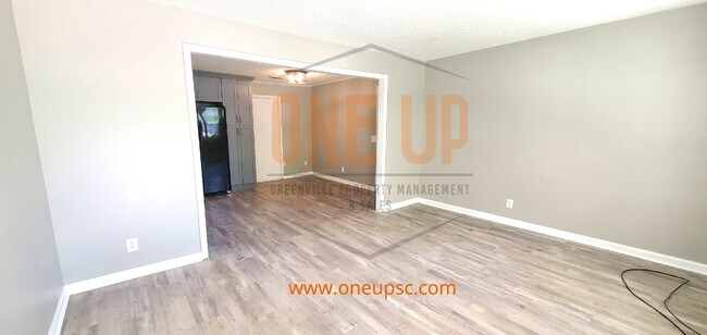 Building Photo - Beautiful 4 Bedroom Home with Granite Coun...