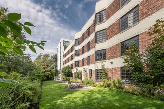 Building Photo - Belroy